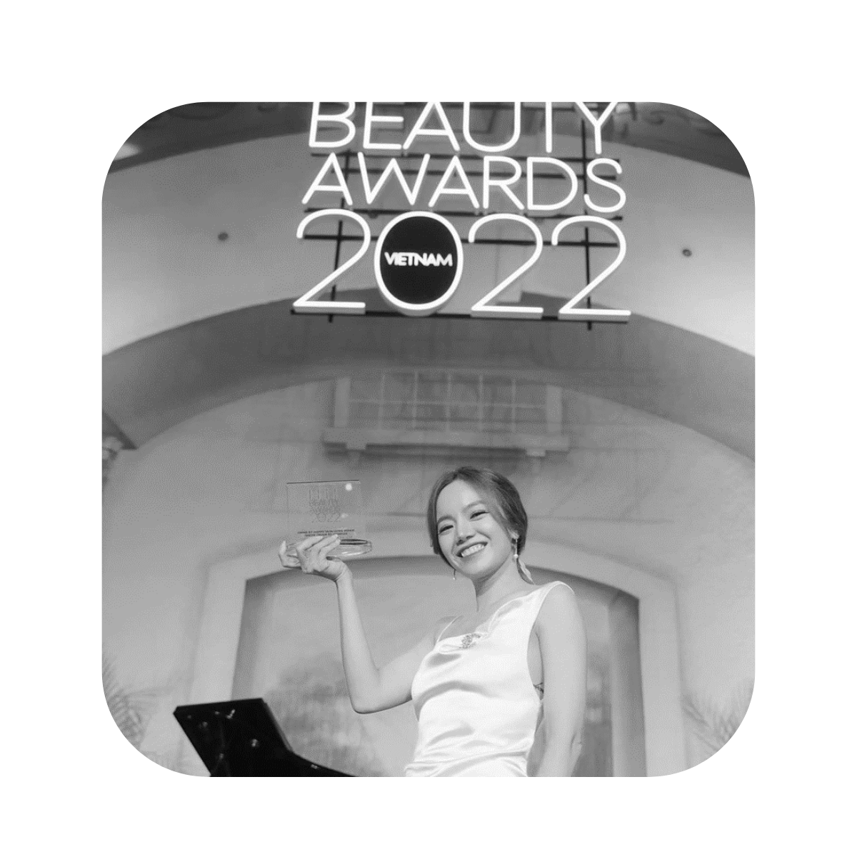 Elle Beauty Awards 2022 Emmie by HappySkin